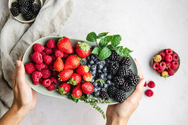 Según Harvard, este es el único superalimento combate arrugas y te rejuvenece 1 Moncloa Comer frutos rojos para combatir las arrugas