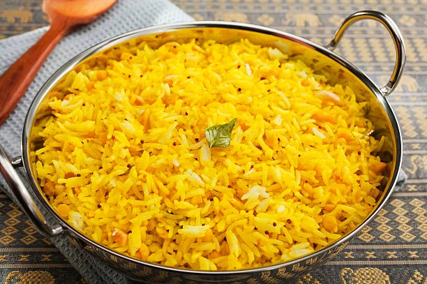 El secreto del arroz blanco veraniego: el ingrediente cítrico que lo eleva a otro nivel culinario 1 Moncloa Cocinar el arroz blanco con limón