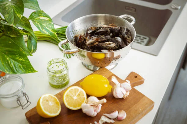 Mejillones a la marinera en tiempo récord: receta en 15 minutos con la freidora de aire 1 Moncloa istockphoto 1815199544 612x612 1 Moncloa