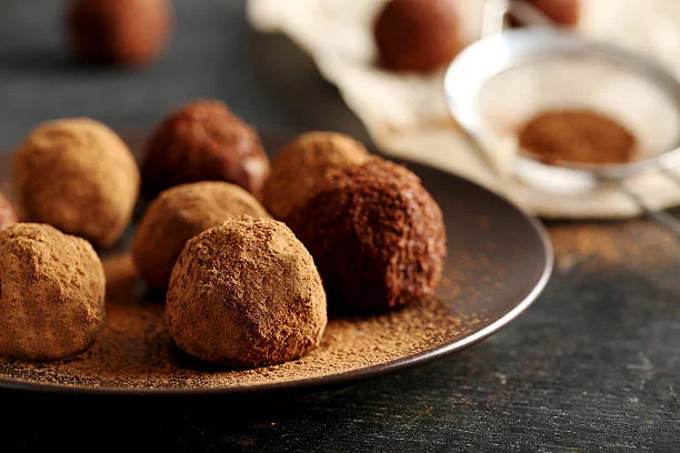 Alucina con esta receta de bombones de tiramisú con galletas Lotus lista en minutos 1 Moncloa Preparación de los bombones de tiramisú