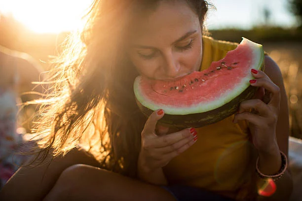 Si eres de este grupo, olvídate de la sandía en tu dieta ¡Y mucho menos en verano! 2 Moncloa Se puede consumir junto a otros alimentos
