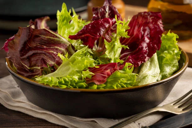 La verdura olvidada en España que supera a la lechuga en fibra