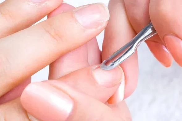 El lado oscuro de la manicura permanente: 3 enfermedades que podrías tener y no lo sabes 2 Moncloa ¿Cómo evitar los riesgos de la manicura permanente?