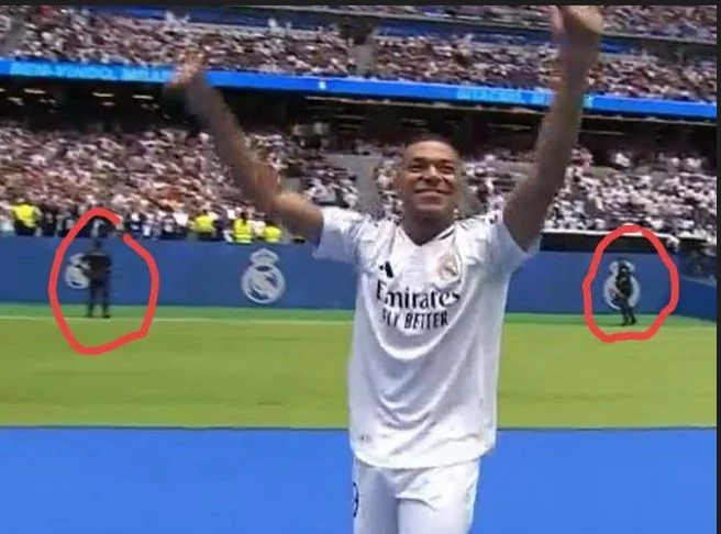 Kilyan Mbappé en el Santiago Bernabéu con dos UIPs detrás.