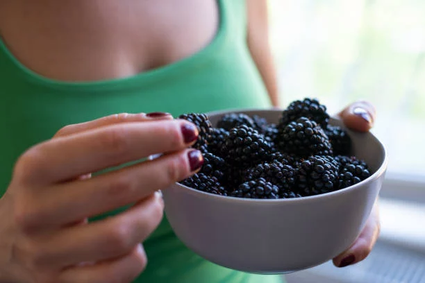 La fruta milagrosa que mejora el deseo sexual y al mismo tiempo protege tu corazón 1 Moncloa El papel de las moras en la mejora del deseo sexual