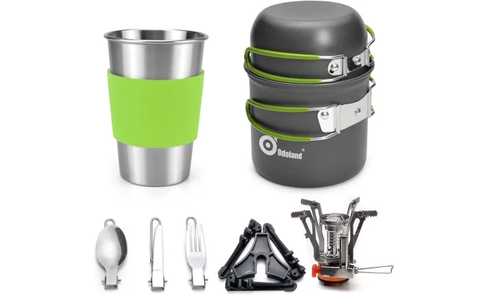 Llévate todo lo necesario a una acampada con los utensilios de cocina Odoland en Amazon