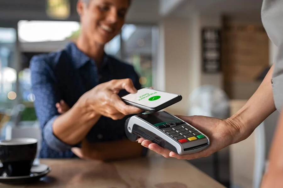 3 razones para proteger tu dinero de los pagos NFC 2 Moncloa Cómo pagar de forma segura con el móvil y proteger así tu dinero