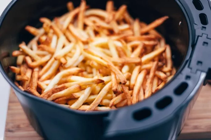 El secreto mejor guardado para que las patatas fritas queden perfectas en la freidora de aire
