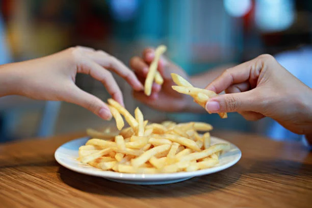 Este es el ingrediente secreto para patatas fritas perfectas en la freidora de aire