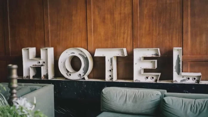 Tres trucos de los hoteles que te salvarán la vida si viajas este verano