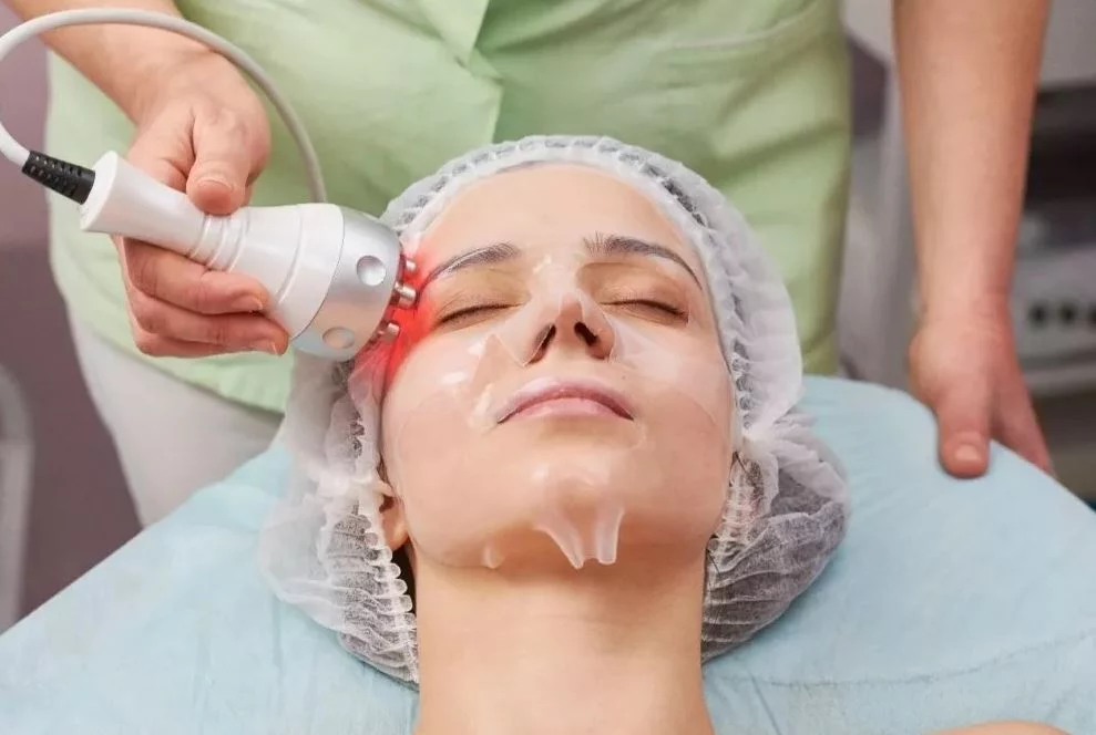 El secreto estético de las celebridades para evitar el bótox sin agujas 2 Moncloa ¿Las celebridades ya no usan botox?