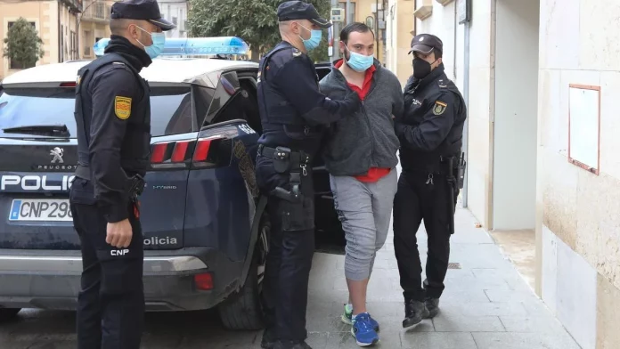 El Rambo de Requena durante un traslado.