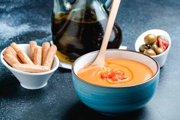 El salmorejo envasado recomendado por la OCU como el mejor, y no está en Mercadona
