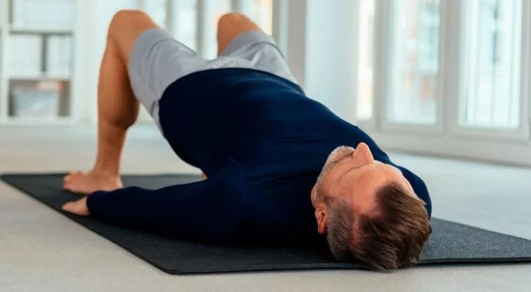 Mejora tu desempeño en la cama con este ejercicio ideal para hombres y mujeres 2 Moncloa Cuáles son los beneficios de este ejercicio para hombres y mujeres
