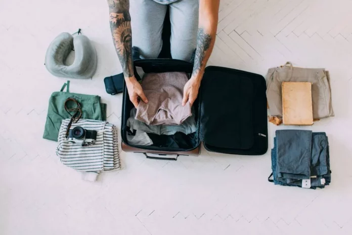 El truco de una viajera de Ryanair para meter toda la ropa en tu bolso de mano