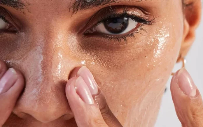 Slugging: El nuevo truco de belleza viral que está revolucionando la industria