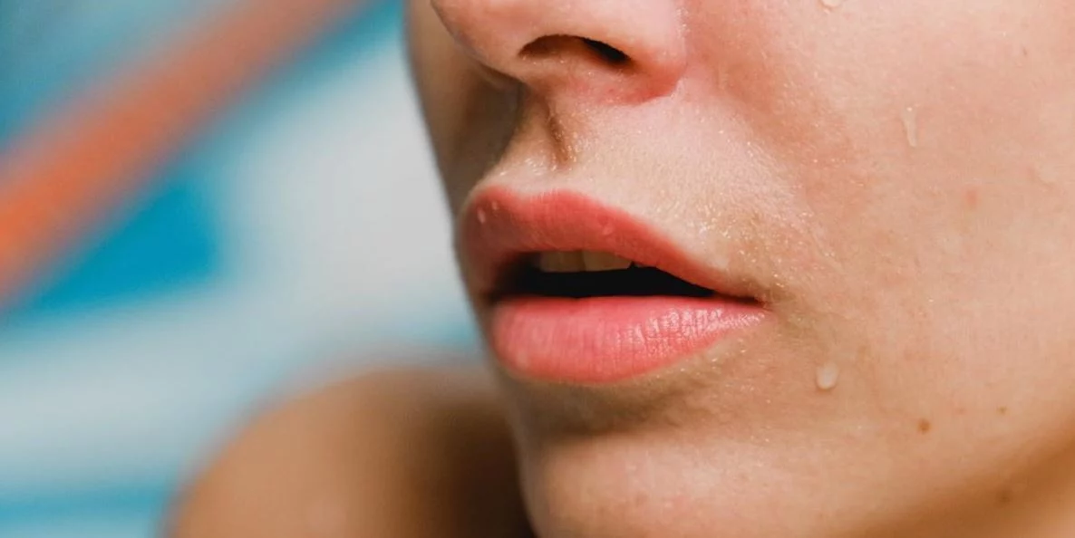 Así funciona el nuevo filtro de TikTok que te advierte como quedarán tus labios si te inyectas. Fuente propia