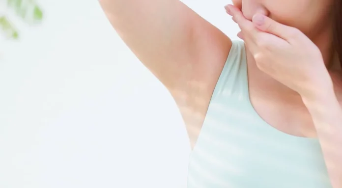 Solución casera infalible para combatir el mal olor de las axilas en el verano