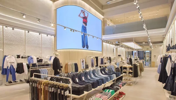 El vestido de Stradivarius que combina con todo