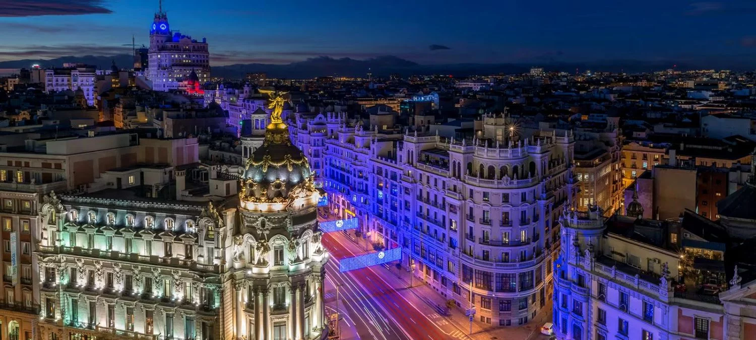 Aparca sin miedo a los golpes con el invento que está triunfando entre los conductores 1 Moncloa Los 'bumpers', furor entre los conductores
