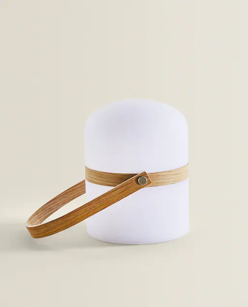 La lámpara para exterior de Zara Home perfecta para iluminar tu terraza y jardín 1 Moncloa 1664047250 2 3 2 Moncloa