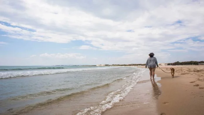 Esta playa a menos de dos horas de Madrid en tren te enamorará