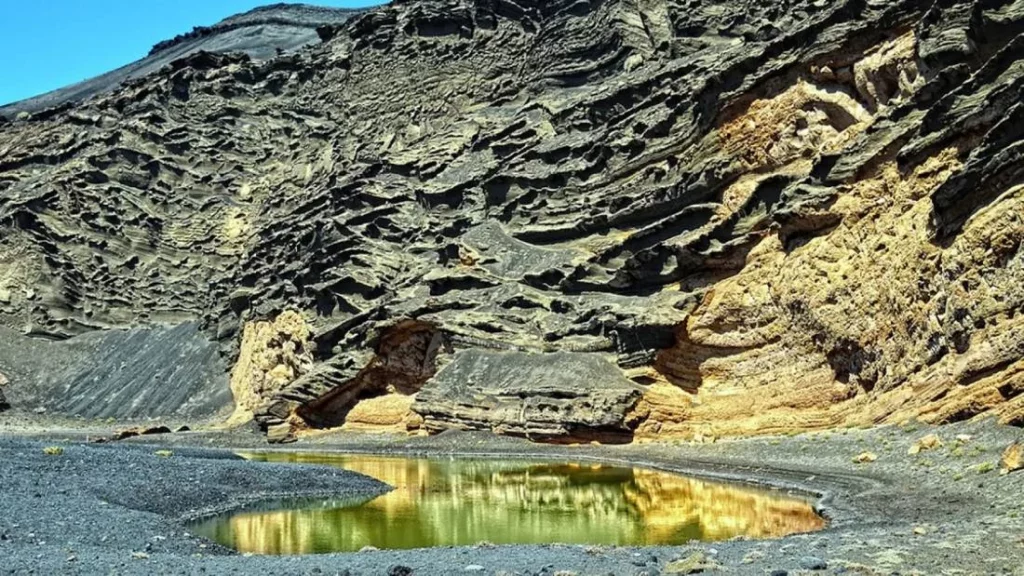 Un lago verde y más: todos los secretos de Lanzarote 