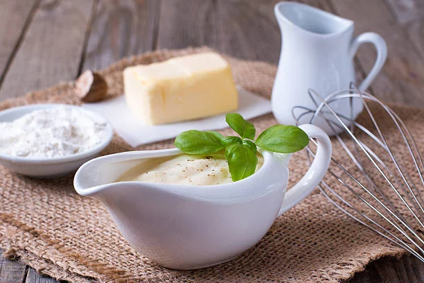 Cómo hacer una bechamel vegana con leche de almendras: la alternativa cremosa y saludable