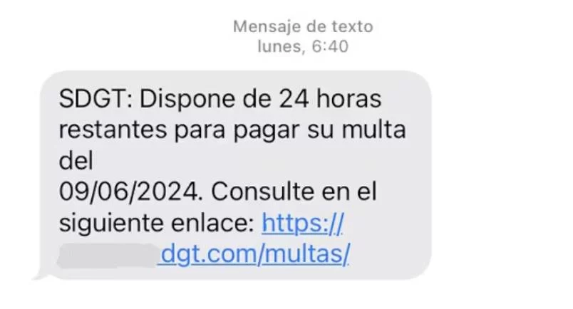 La OCU lanza una advertencia: cuidado con este mensaje de la DGT 1 Moncloa El aviso de la OCU sobre un nuevo método de ciberdelito