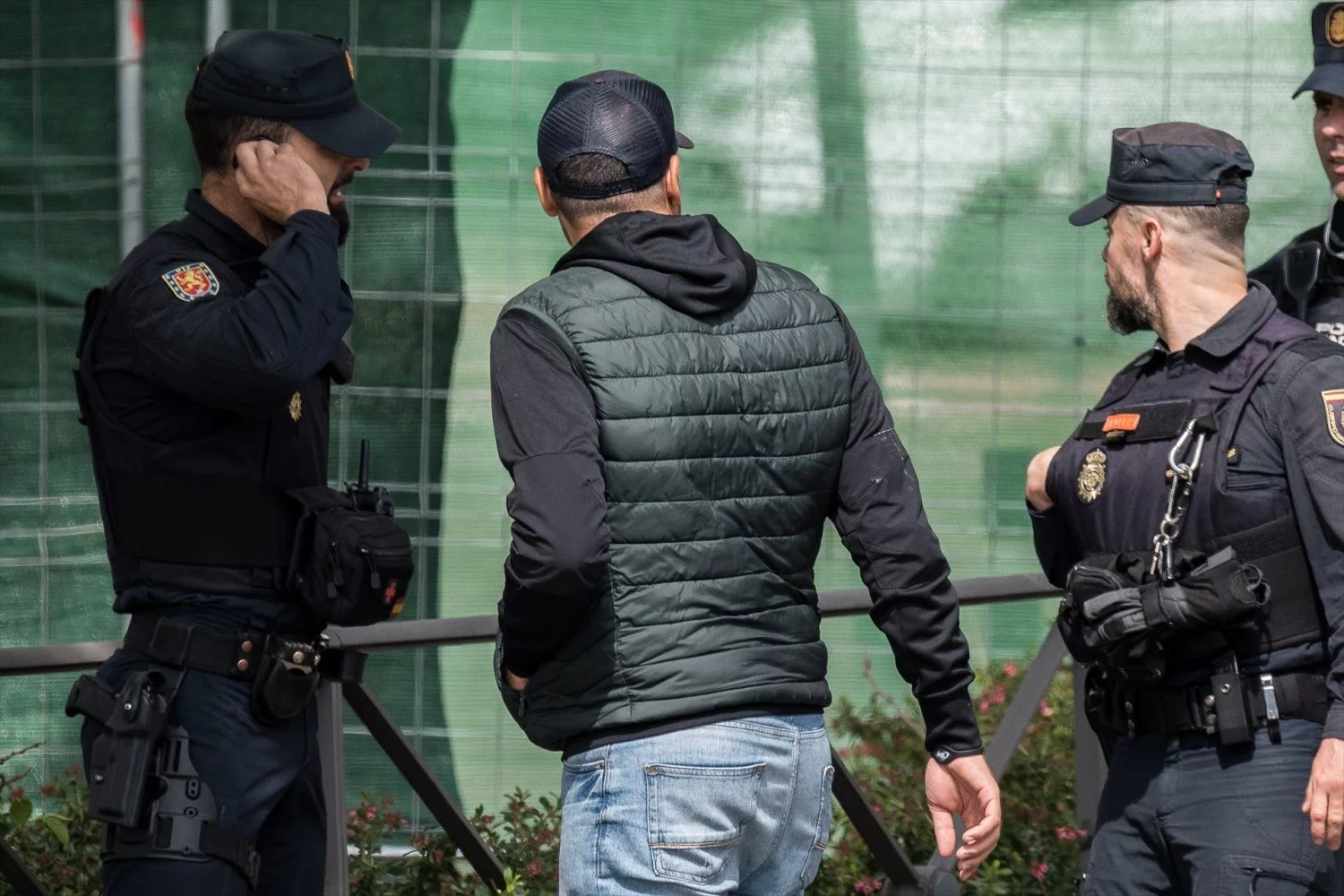 Denuncian que no hay chalecos antibalas para todos los policías en prácticas.