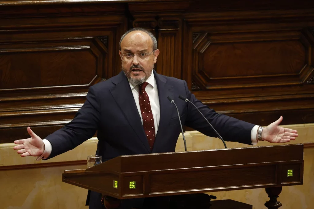 La «convivencia» con Salvador Illa en Cataluña: gas pimienta y una lección de Fernández 1 Moncloa Alejandro Fernández desgrana el 'procés español' que exportará Salvador Illa desde Cataluña