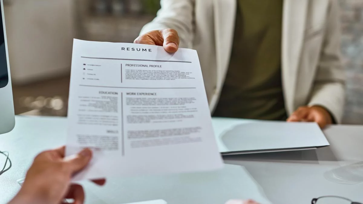 La IA que transforma tu currículum y te consigue empleo en una semana