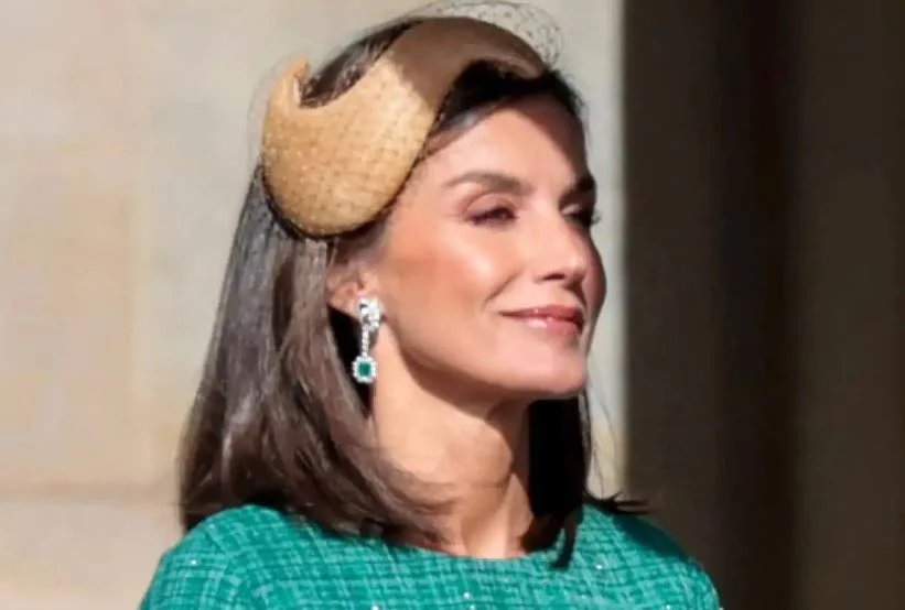 La reina Letizia tiene el remedio antiarrugas que todos pueden preparar en casa 1 Moncloa ¿Por qué la reina Letizia usa el aceite de romero?