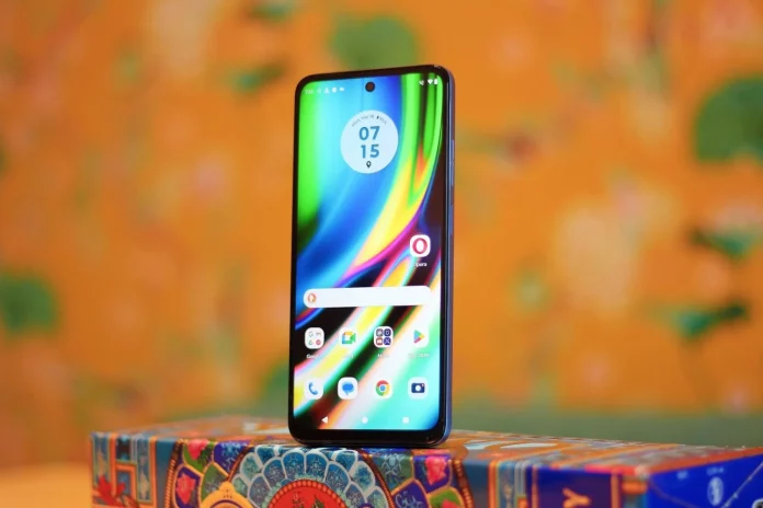 El móvil que lo tiene todo por poco más de 100 euros: 5G, pantalla grande y gran autonomía