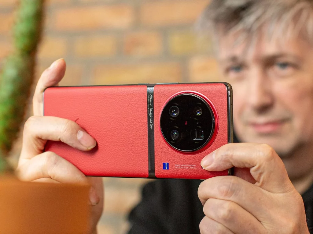 Aprovecha el chollo en Amazon: móvil con triple cámara ZEISS y carga rápida de 120 W 2 Moncloa Un móvil con cámara potente a un precio imbatible Amazon