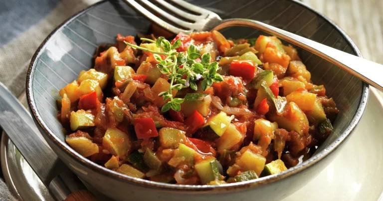 Prueba una explosión saludable de sabores con esta receta de pisto de calabacín