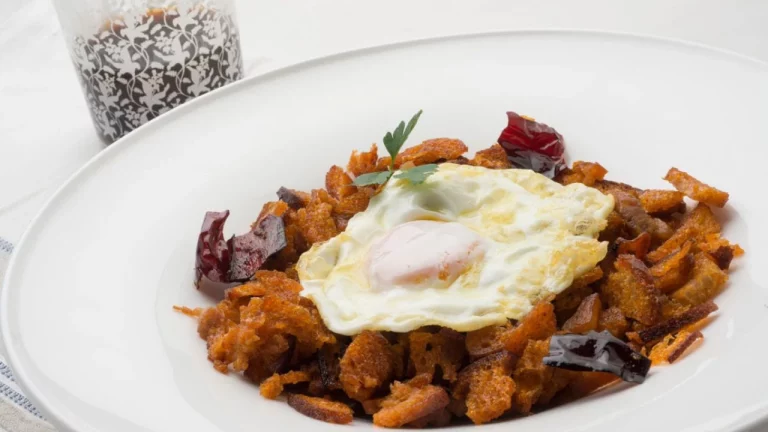 Aprende a hacer unas sencillas pero deliciosas migas extremeñas