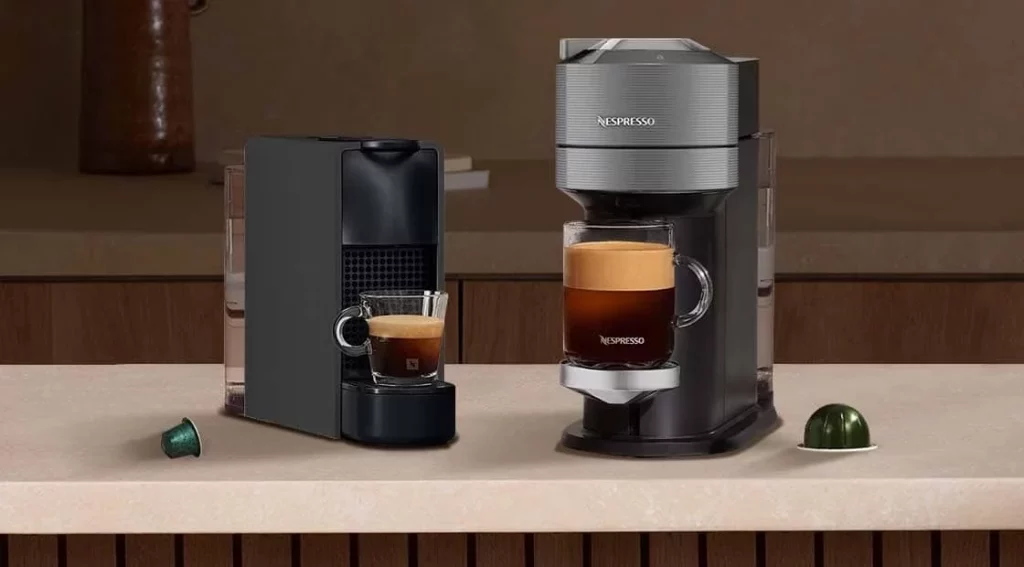 Amazon liquida la cafetera Nespresso más vendida por 57 euros 1 Moncloa 19 bares de presión y cápsulas Nespresso