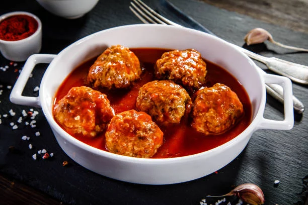Receta de albóndigas en salsa para congelar: cocina una vez, disfruta toda la semana