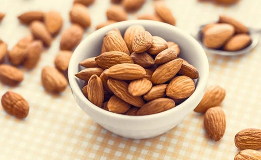Por qué muchos recomiendan almendras en lugar de huevo