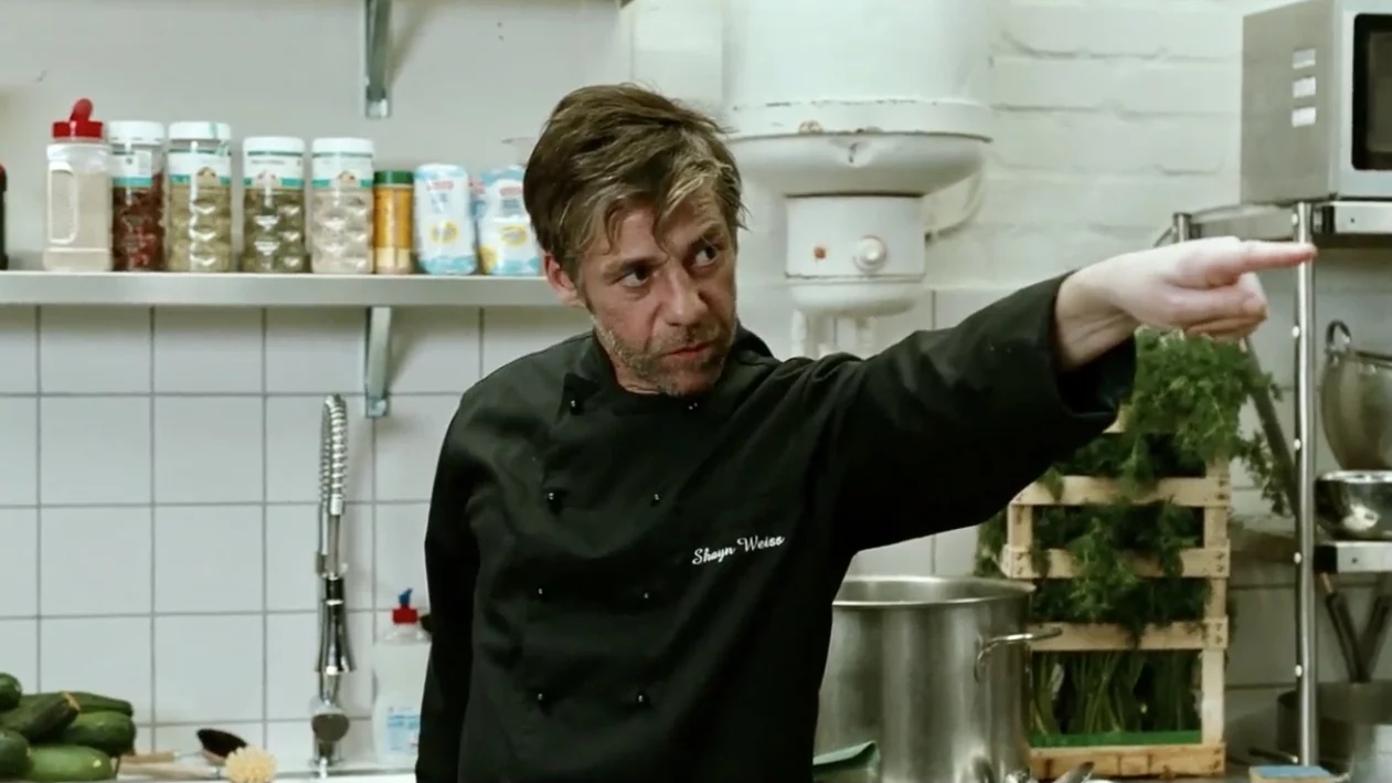 Antes que “El Oso”, Filmin ya tenía esta comedia alemana sobre el drama en la cocina que debes ver ya mismo