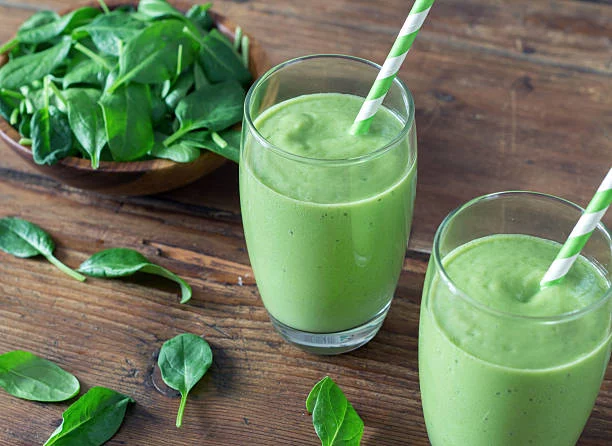 Carga energía con este batido de queso cottage, perfecto para la merienda
