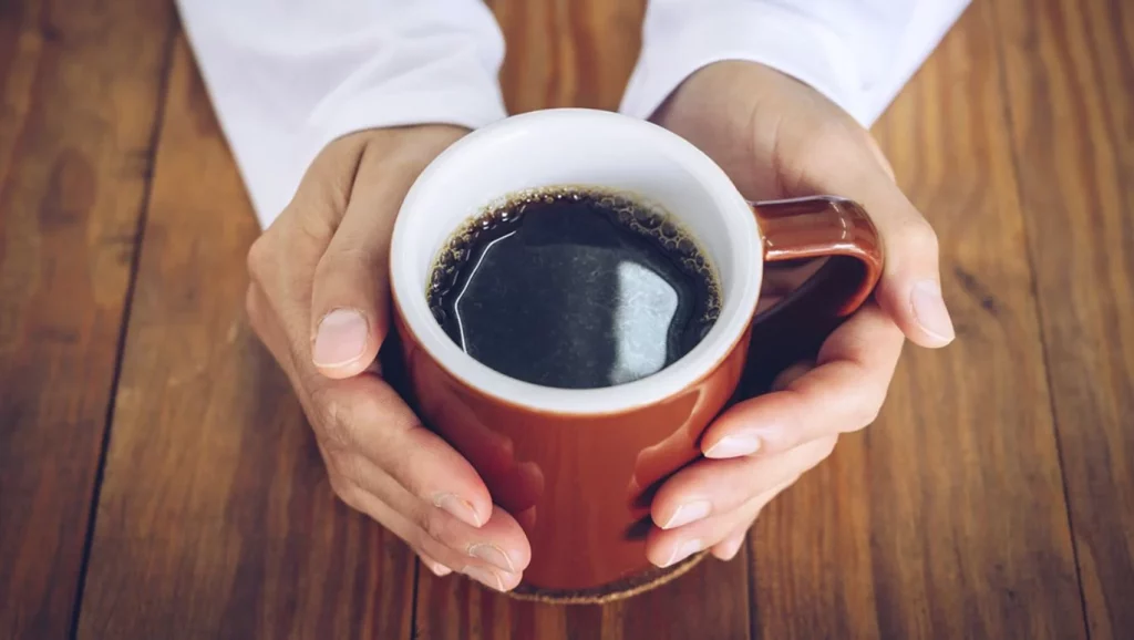 El "milagro líquido" que prolonga tus años y afila tu mente 1 Moncloa La longevidad, un beneficio del café que los especialistas aman