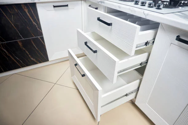 El rincón menos pensado de la cocina para mantener el pan fresco sin bolsa 1 Moncloa El cajón: el aliado perfecto para un pan fresco