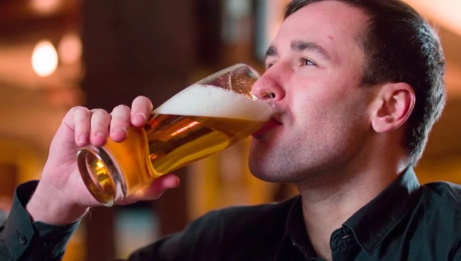Si has pasado esta edad di adiós a la cerveza 1 Moncloa ¿A qué edad debemos dejar de tomar cervezas?