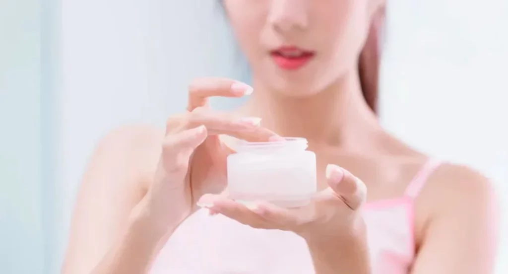 ¿Por qué está crema es ideal para mantener la piel hidratada?