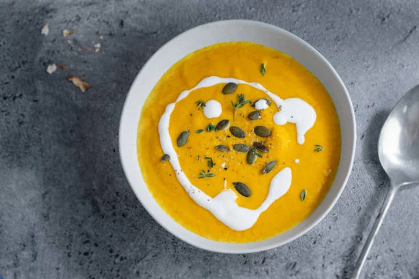 En solo 20 minutos prepara una crema de calabaza y jengibre en Thermomix: sana y deliciosa