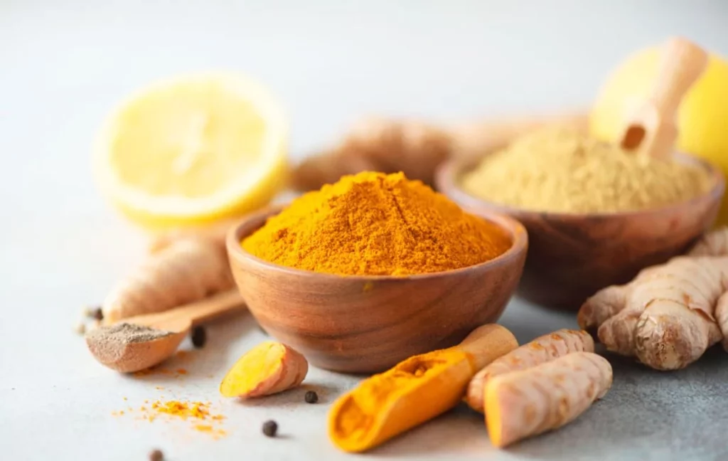 Cómo preparar Cúrcuma Latte, la bebida que los nutricionistas sugieren para comenzar el día 2 Moncloa ¿Cómo preparar el cúrcuma latte?