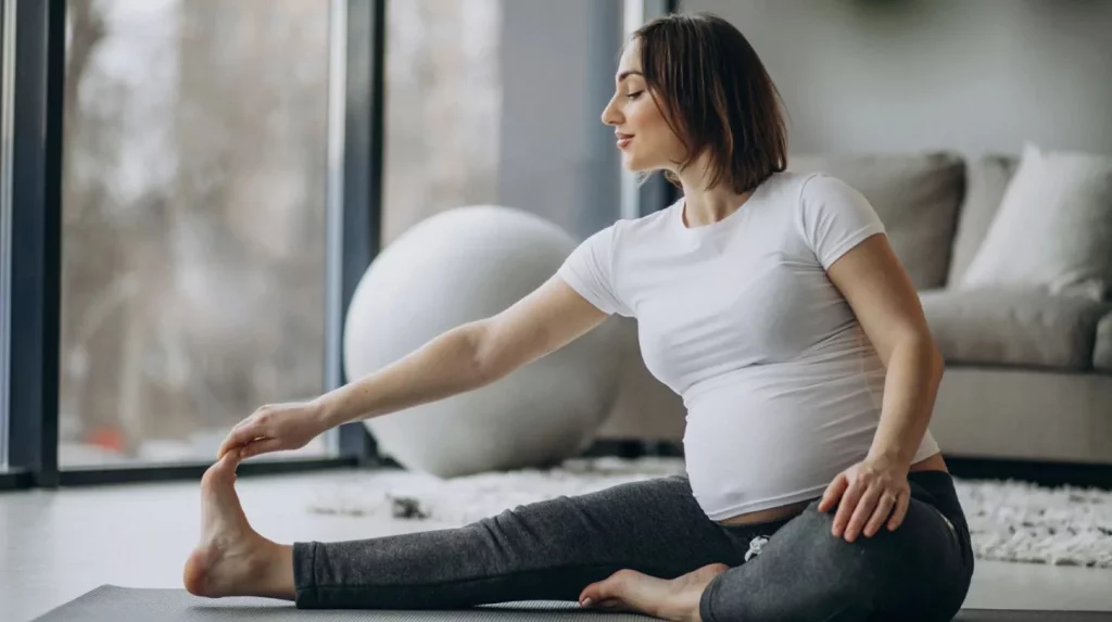 Tres posturas de yoga que mejoran la fertilidad y ayudan a lograr el embarazo 2 Moncloa Las posturas que incrementan la fertilidad