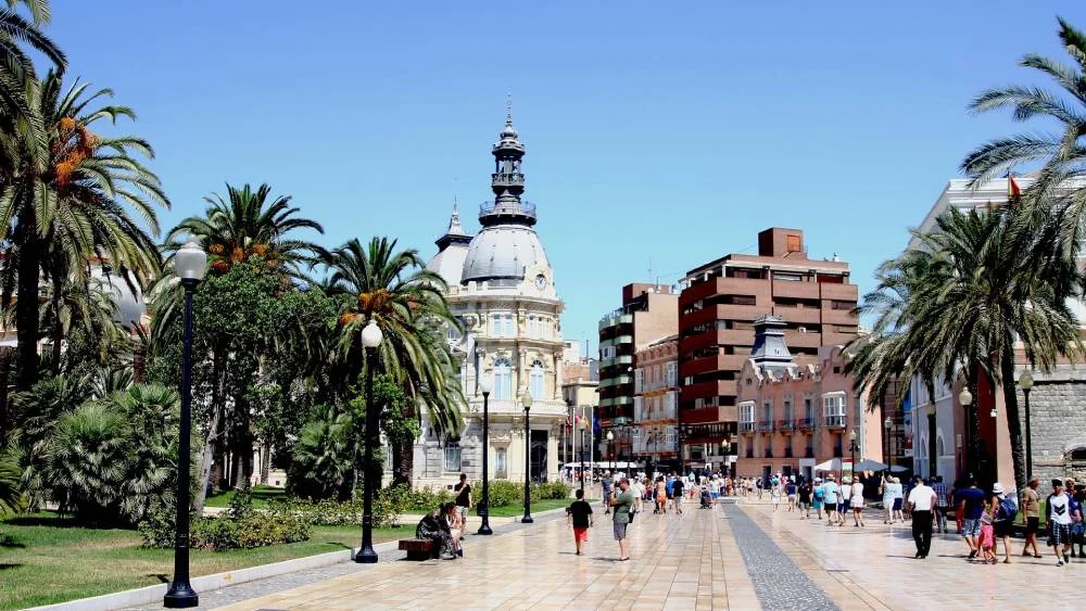 Vive de alquiler en la mejor ciudad española de la costa con 2000 años de historia 1 Moncloa Qué otras ciudades de España son las ideales para vivir de alquiler